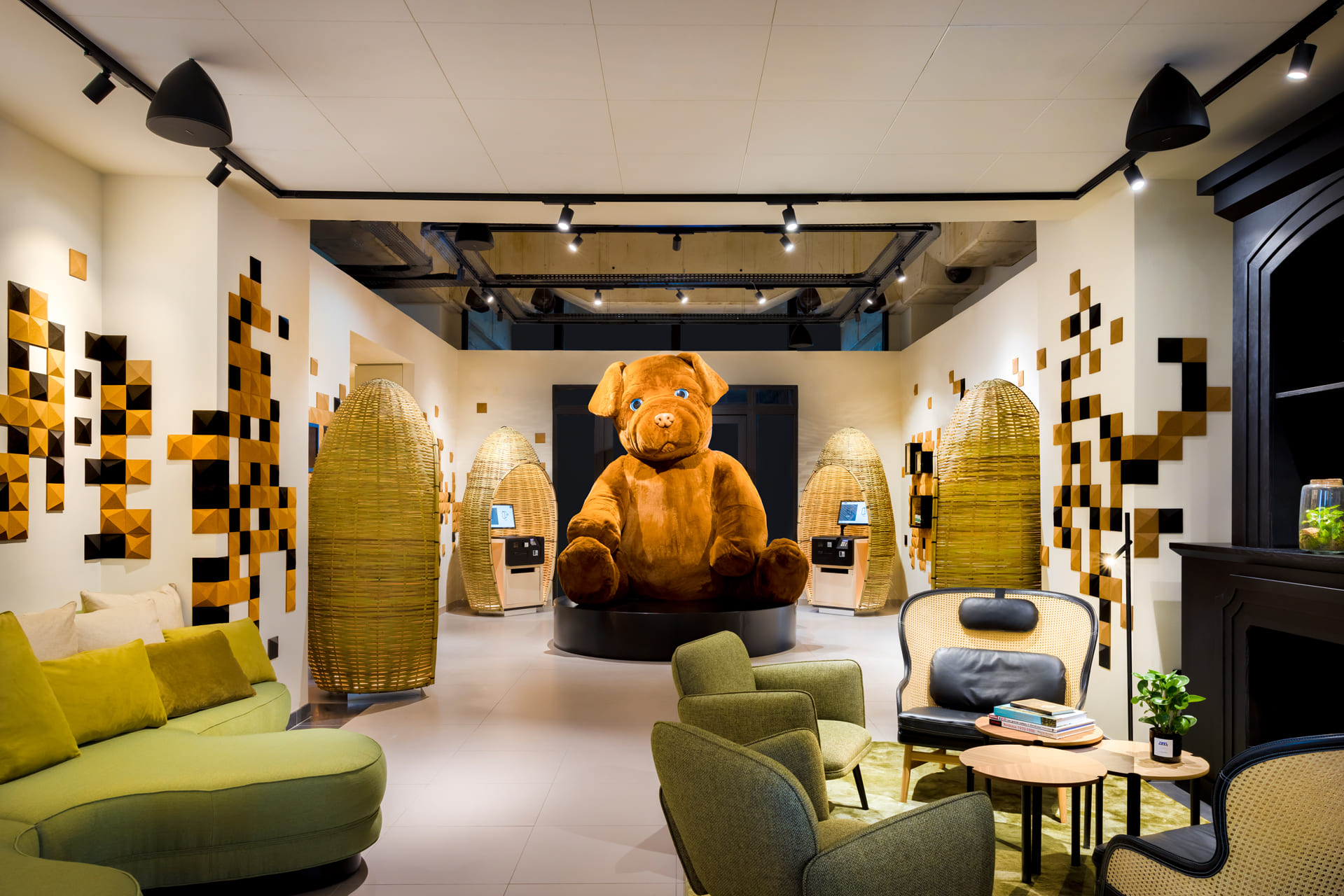 alboran-hotels-hospitality-firstname-bordeaux-lobby-cosy-chien-geant